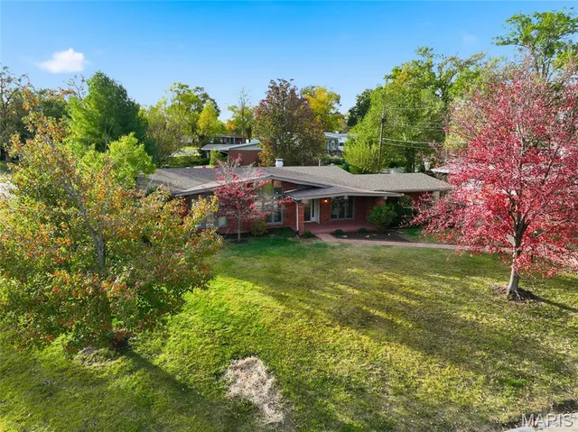 $574,000 | 351 Greenbriar Lane, Ballwin, MO 63011