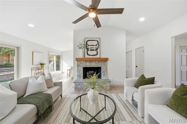 $574,000 | 351 Greenbriar Lane, Ballwin, MO 63011