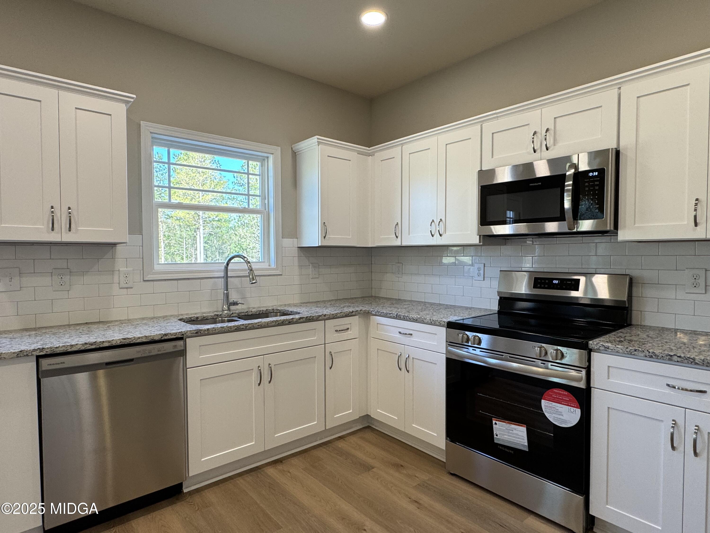 446 Gray Wolf Drive Macon, GA 31216 - Photo 4 of 42 IMG_3091