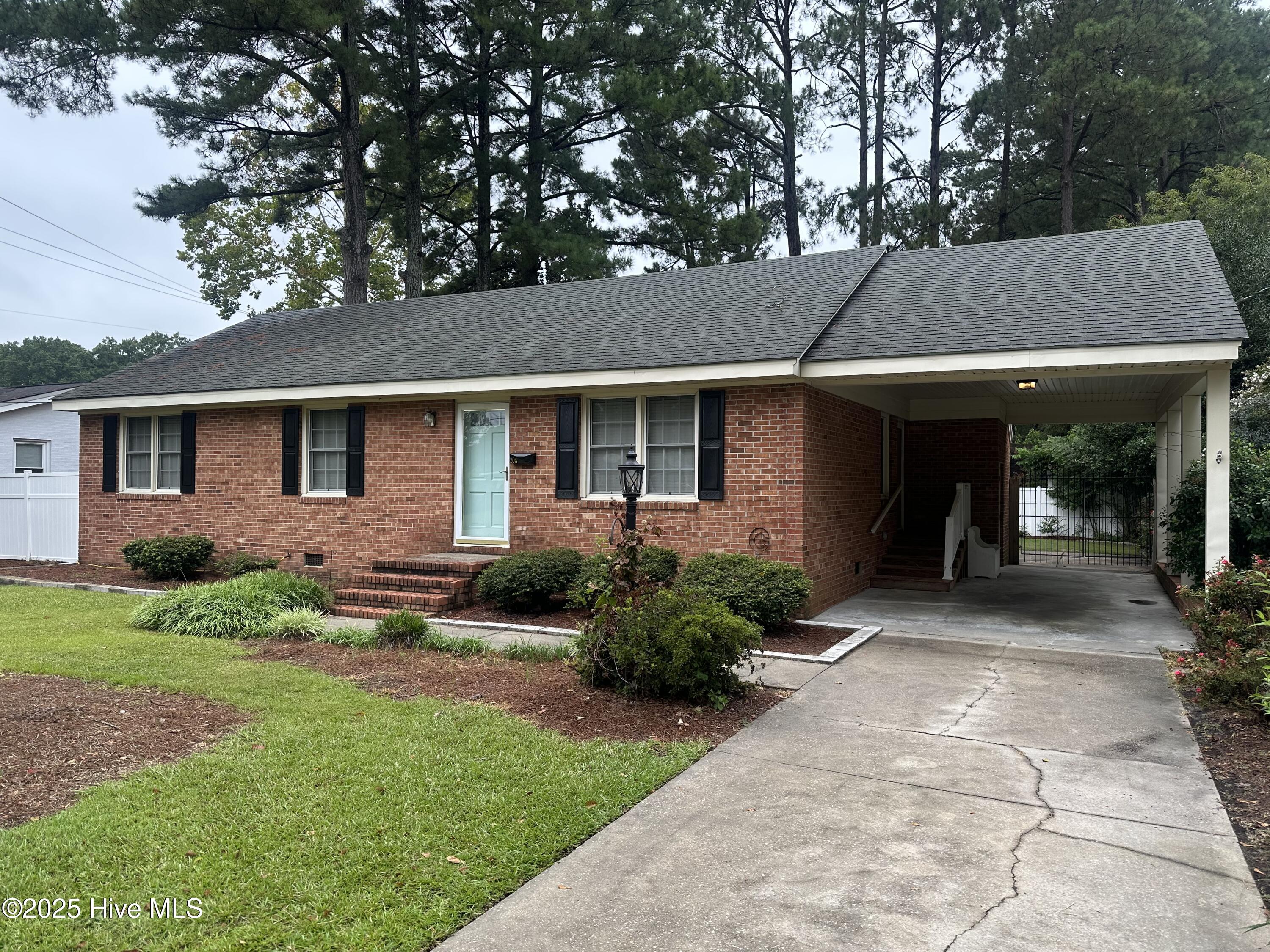 204 Rowe Avenue Northwest Wilson, NC 27893 - Photo 1 of 19 IMG_5738