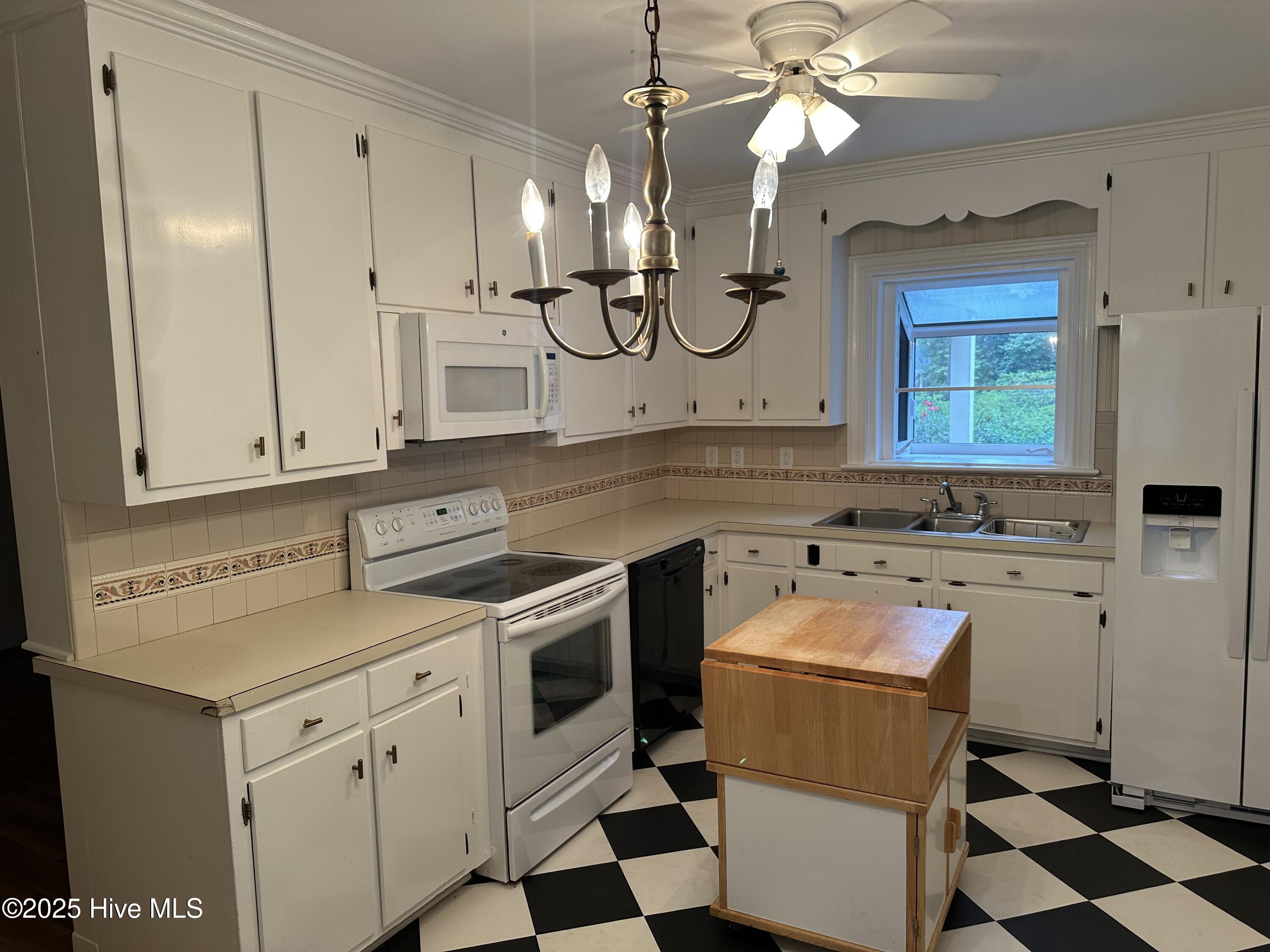 204 Rowe Avenue Northwest Wilson, NC 27893 - Photo 11 of 19 IMG_6388