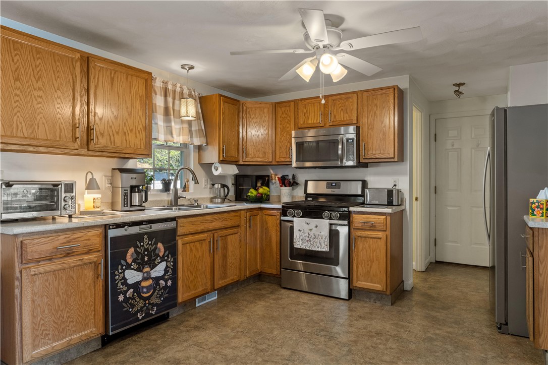 591 Sandy Lane Warwick, RI 02889 - Photo 9 of 47