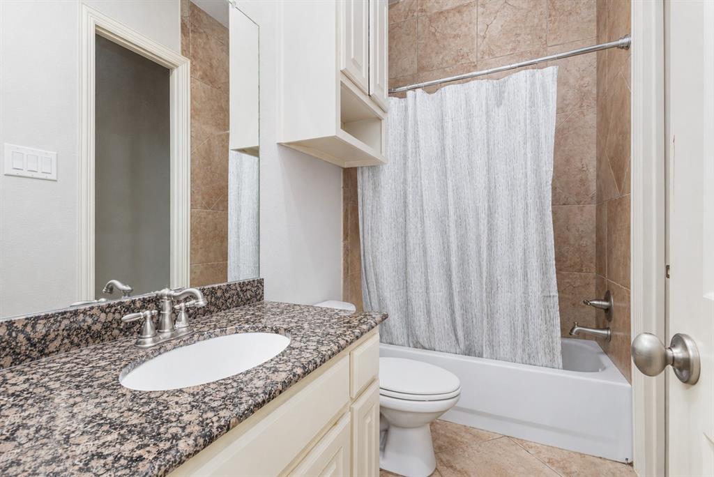 123 Ranch House Road Rockwall, TX 75032 - Photo 21 of 32 secondary bedroom ensuite bathroom