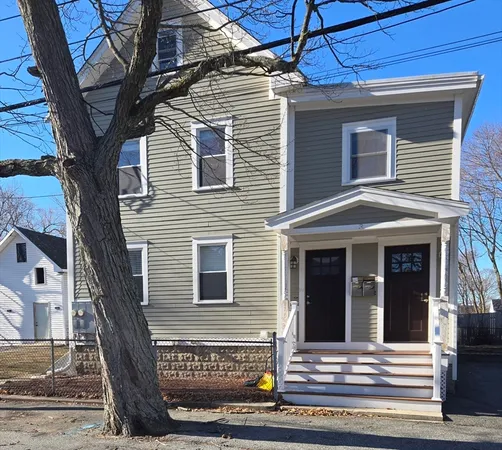 $3,200 | 3 Pearl Street, Unit 2, Stoneham, MA 02180