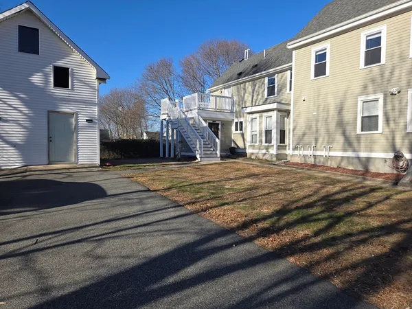 $3,200 | 3 Pearl Street, Unit 2, Stoneham, MA 02180