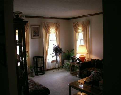 182 Cedar Ridge Drive Monaca, PA 15061 - Photo 8 of 8 Living Room.