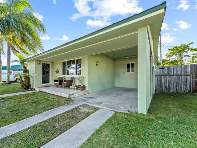 $524,900 | 1866 Northwest 8th Terrace, Homestead, FL 33030