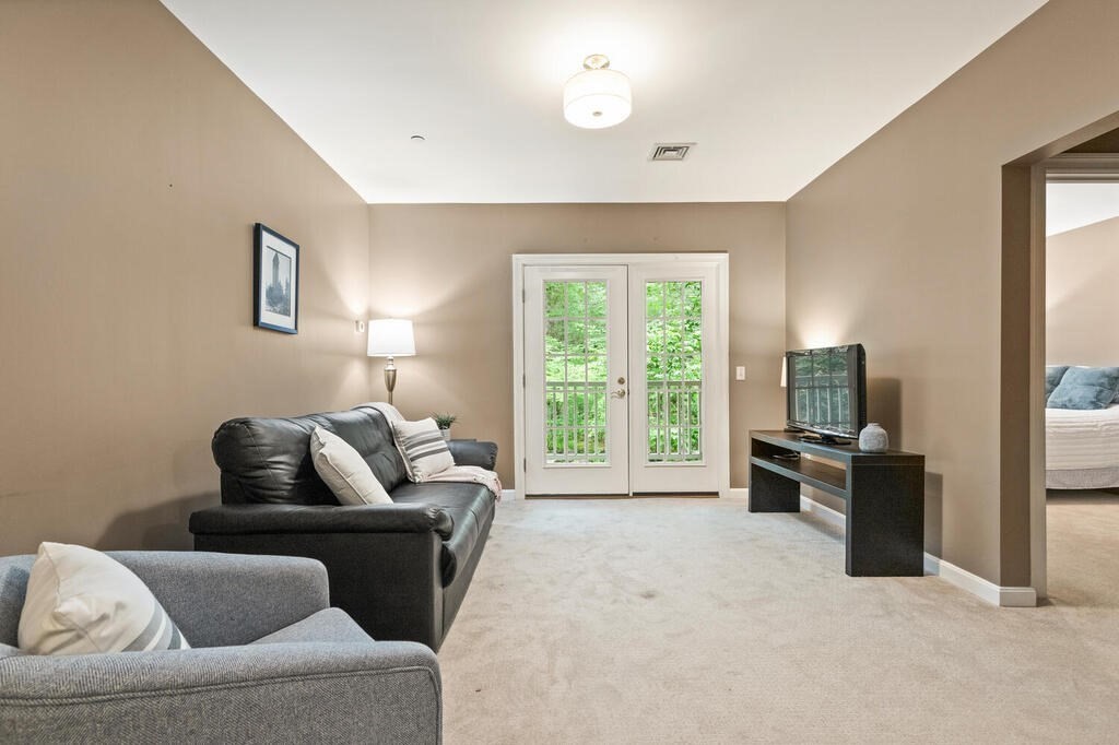 180 Chickering Road, Unit 108C North Andover, MA 01845 - Photo 3 of 25 Gallery Image 3