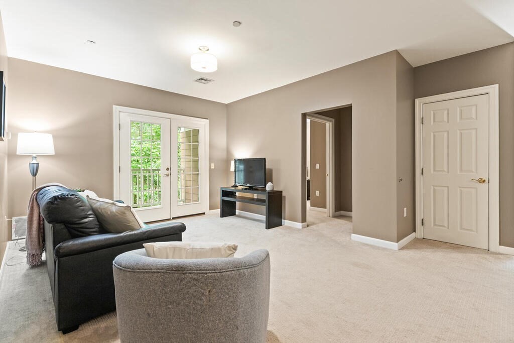180 Chickering Road, Unit 108C North Andover, MA 01845 - Photo 4 of 25 Gallery Image 4