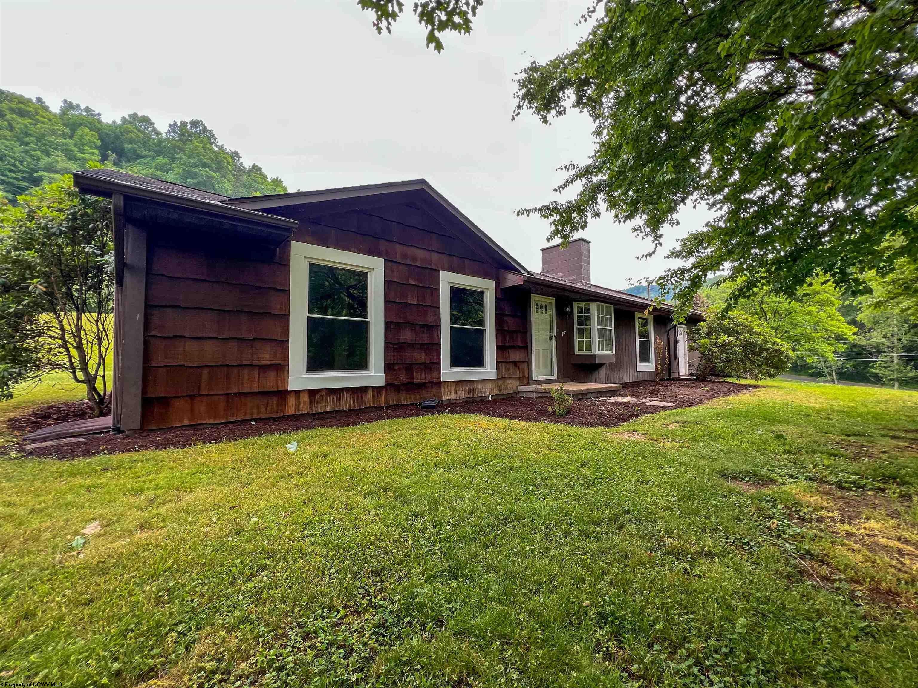 949 Sauls Road Weston, WV 26452 - Photo 2 of 29 Gallery Image 2