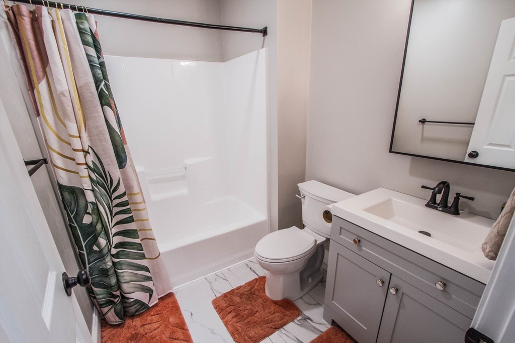 47 East Baylies Road Charlton, MA 01507 - Photo 33 of 42
