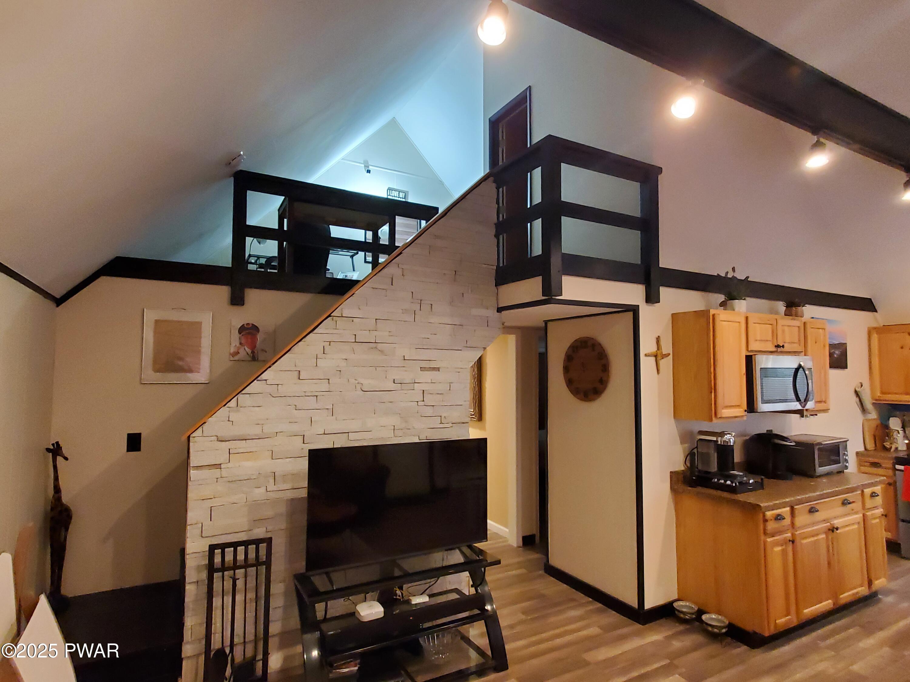 147 Forest Ridge Drive Hawley, PA 18428 - Photo 10 of 72 View Up