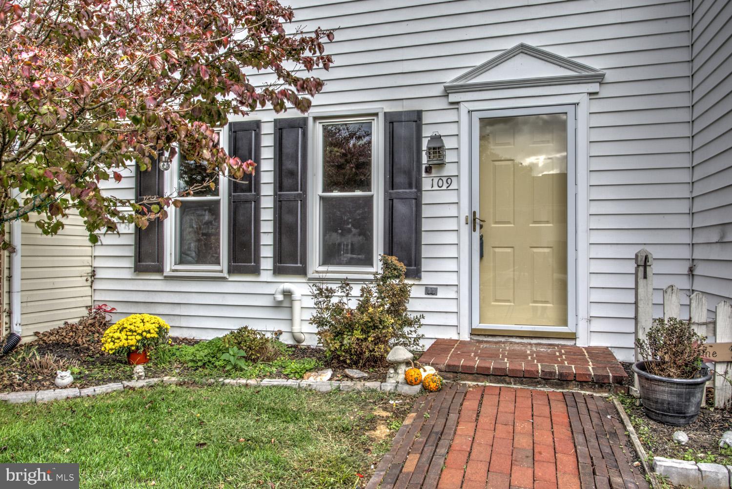 109 Chukar Court Lititz, PA 17543 - Photo 4 of 27 Welcome to 109 Chukar Ct