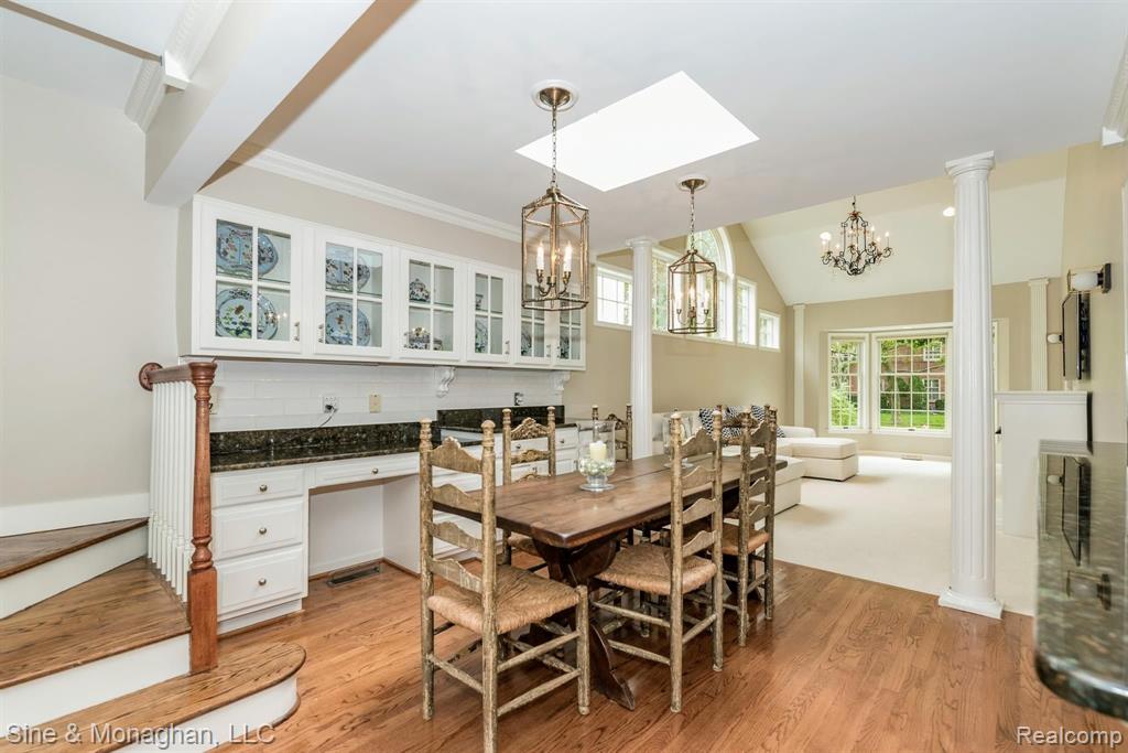 342 Touraine Road Grosse Pointe Farms, MI 48236 - Photo 9 of 49