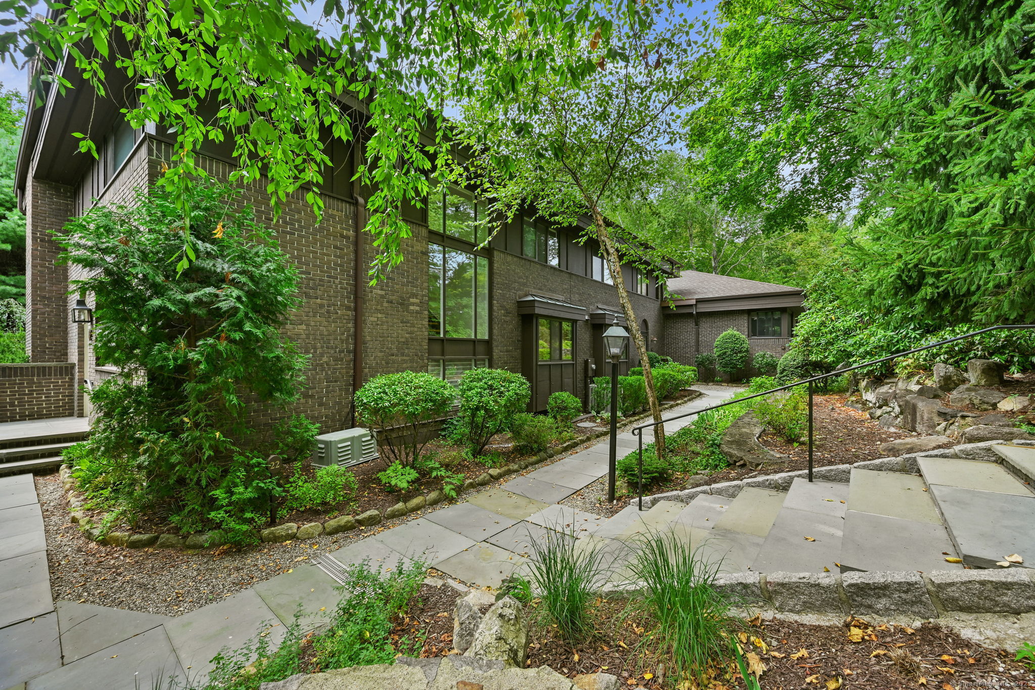 289 New Norwalk Road, Unit 22 New Canaan, CT 06840 - Photo 2 of 40