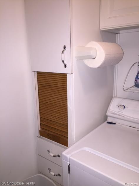47200 West 11 Mile Road Novi, MI 48374 - Photo 35 of 62 47200 nInter Laundry rm Hide a way door 12 13.jpg