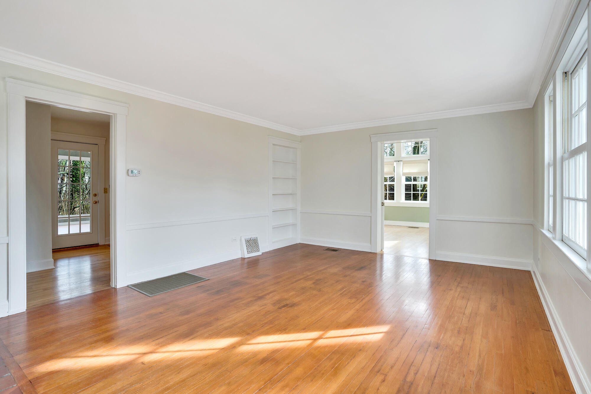 205 Hardy Road Lookout Mountain, GA 30750 - Photo 11 of 47 Front Living Room