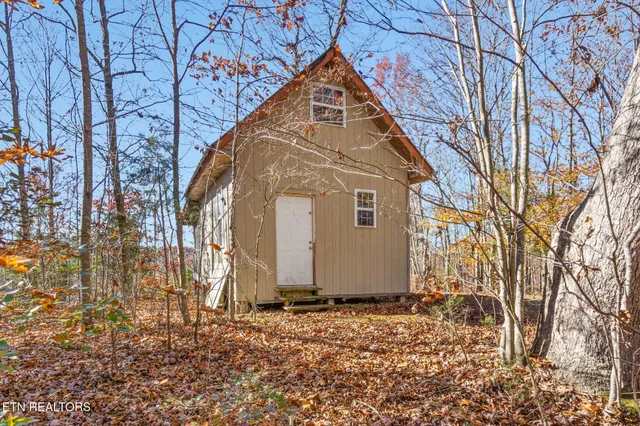 $179,900 | 2489 Red Bud Lane, Hilham, TN 38568