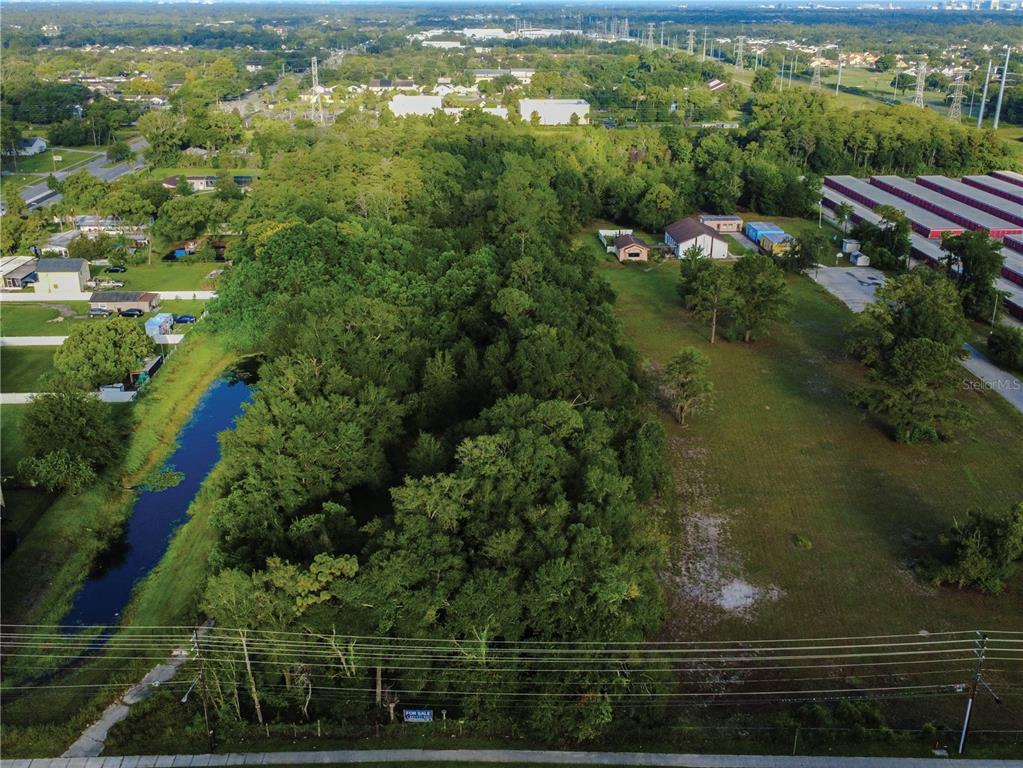 3106 South Goldenrod Road Orlando, FL 32822 - Photo 4 of 7 a view of a garden