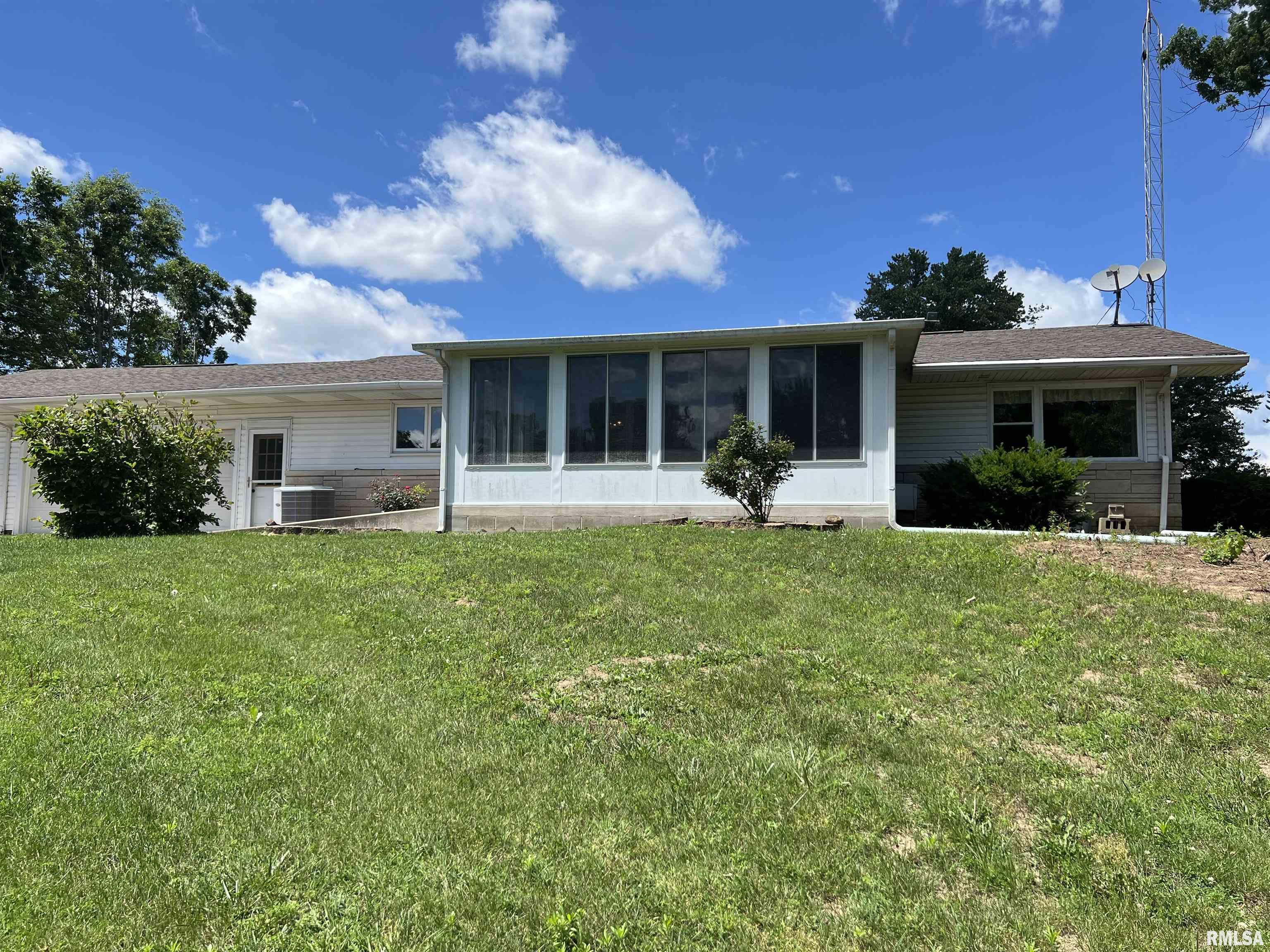 1985 Ladue Road Jacksonville, IL 62650 - Photo 8 of 62