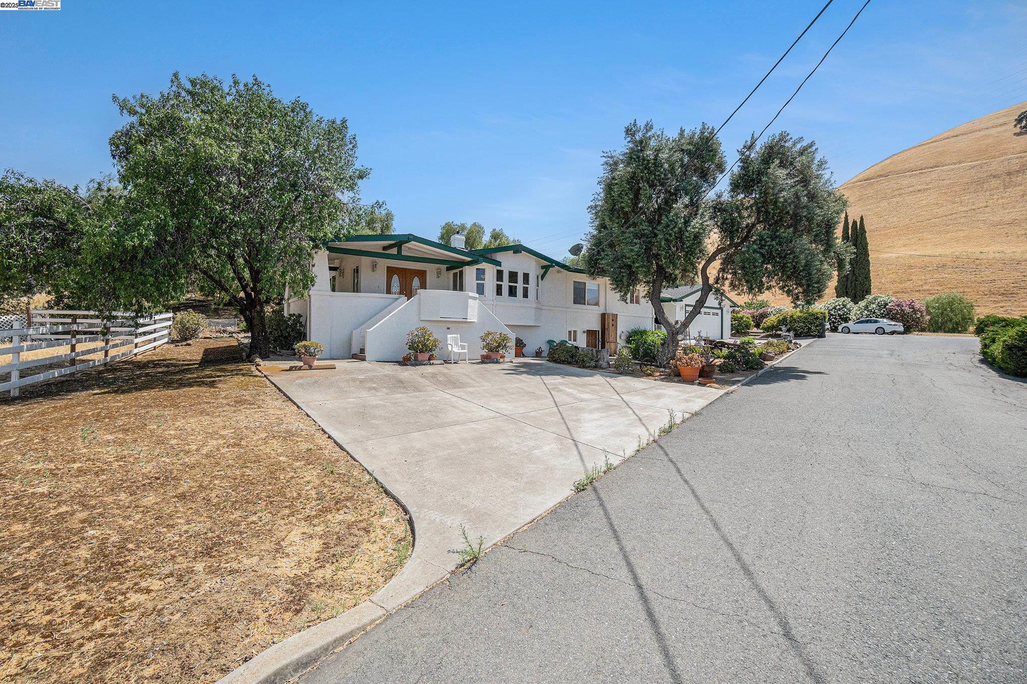 5799 Nortonville Road Pittsburg, CA 94565 - Photo 4 of 59 a house with trees in front of it