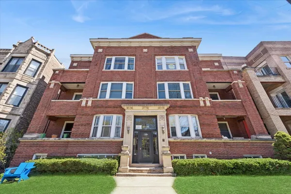 $569,000 | 4511 North Dover Street, Unit 2S, Chicago, IL 60640