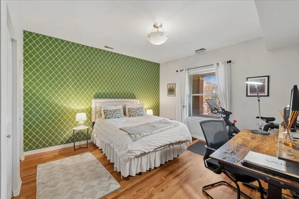 $569,000 | 4511 North Dover Street, Unit 2S, Chicago, IL 60640