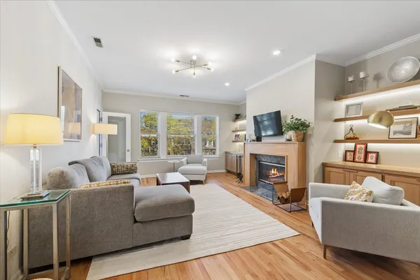 $569,000 | 4511 North Dover Street, Unit 2S, Chicago, IL 60640