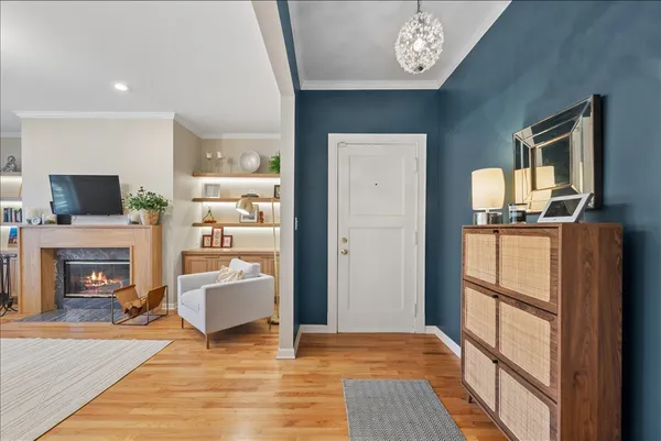 $569,000 | 4511 North Dover Street, Unit 2S, Chicago, IL 60640