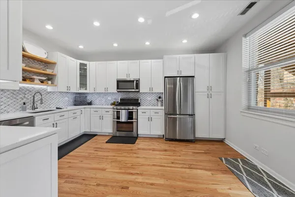 $569,000 | 4511 North Dover Street, Unit 2S, Chicago, IL 60640