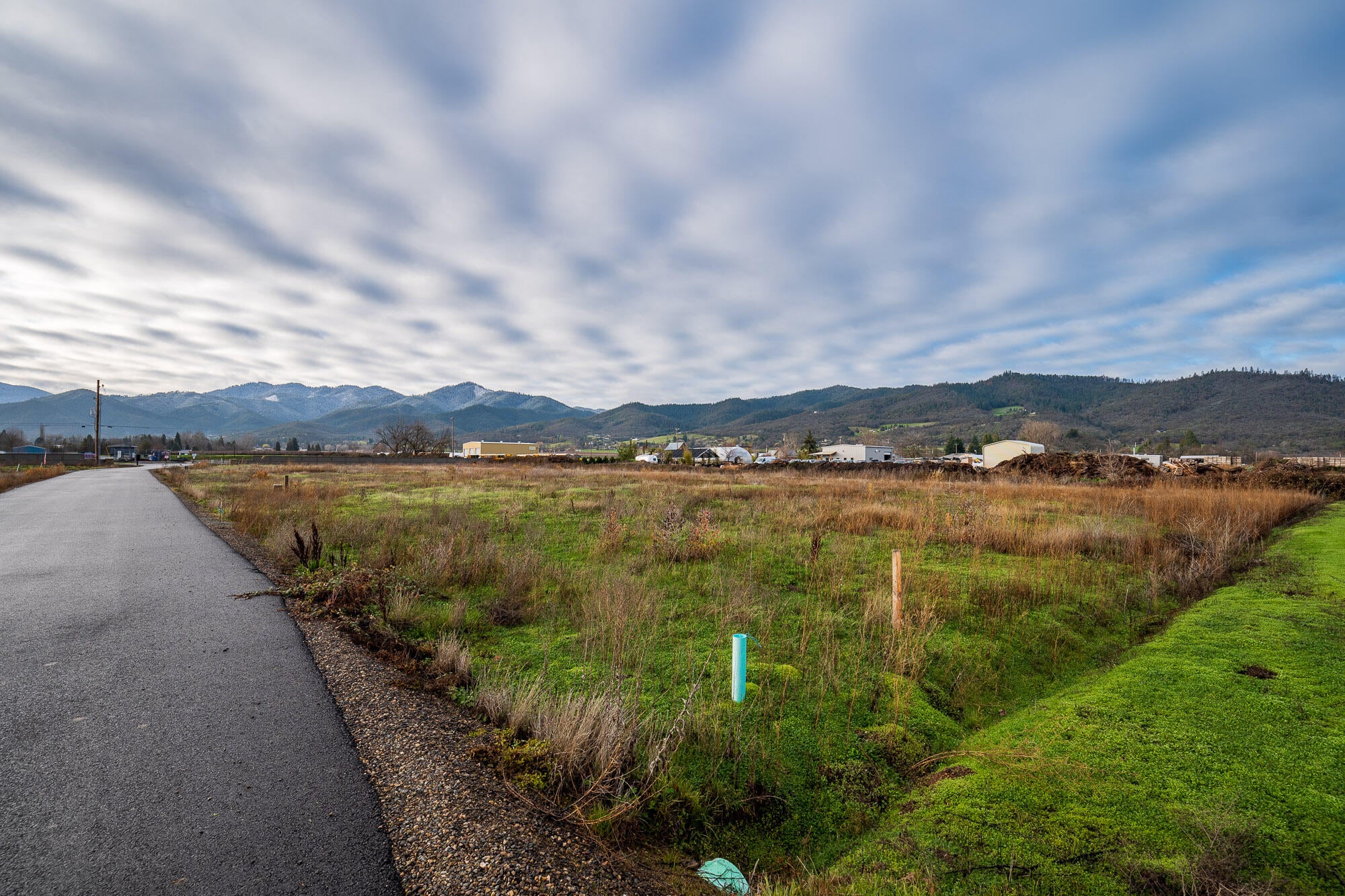 6237 Colver Road Talent, OR 97540 - Photo 4 of 8 04