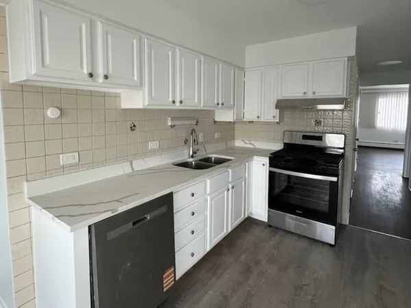 $2,500 | 10430 Michael Todd Terrace, Unit 1N, Glenview, IL 60025