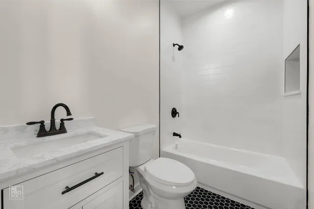 $629,000 | 7539 West 61st Street, Summit, IL 60501