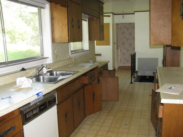 106 Nolan Road Oak Ridge, TN 37830 - Photo 2 of 10 106 Nolan Rd Oak Ridge Tn