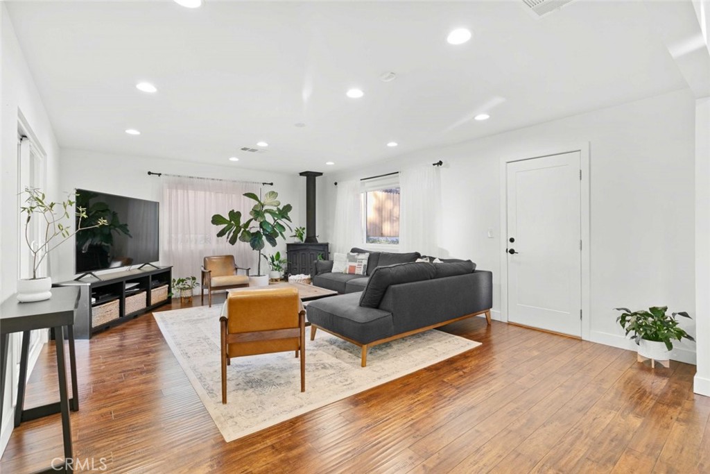 9836 Creemore Drive Tujunga, CA 91042 - Photo 17 of 50