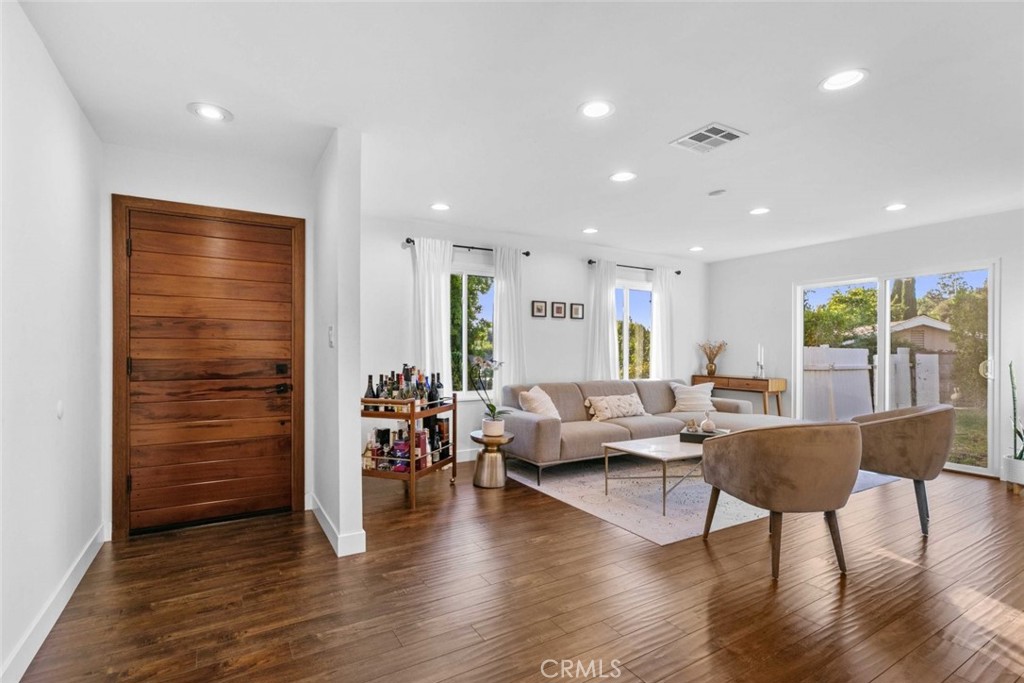 9836 Creemore Drive Tujunga, CA 91042 - Photo 4 of 50