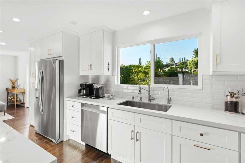 9836 Creemore Drive Tujunga, CA 91042 - Photo 10 of 50