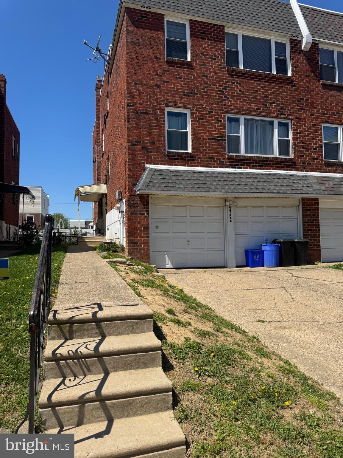 9762 Hilspach Street Philadelphia, PA 19115 - Photo 2 of 12