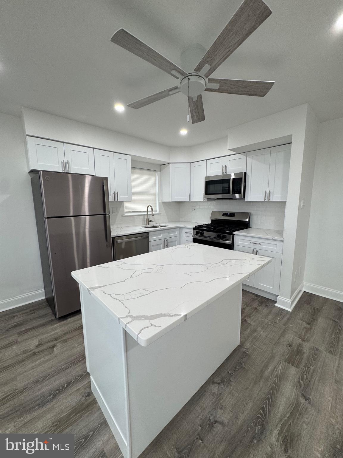 9762 Hilspach Street Philadelphia, PA 19115 - Photo 6 of 12