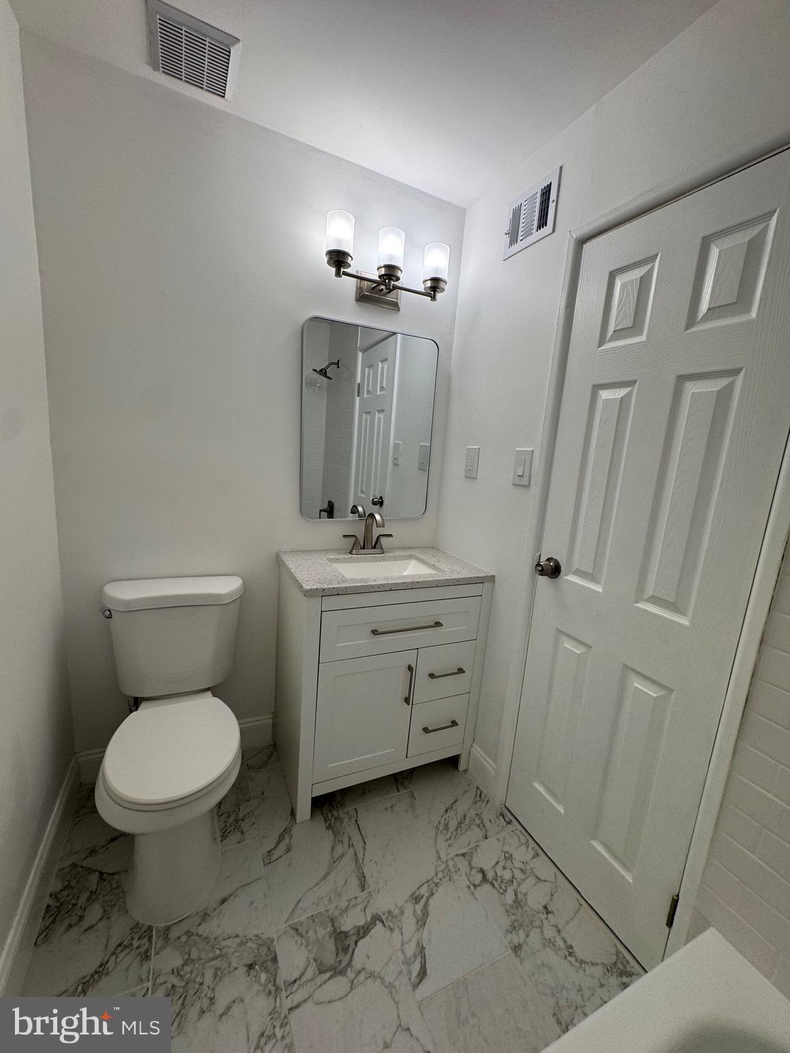 9762 Hilspach Street Philadelphia, PA 19115 - Photo 8 of 12