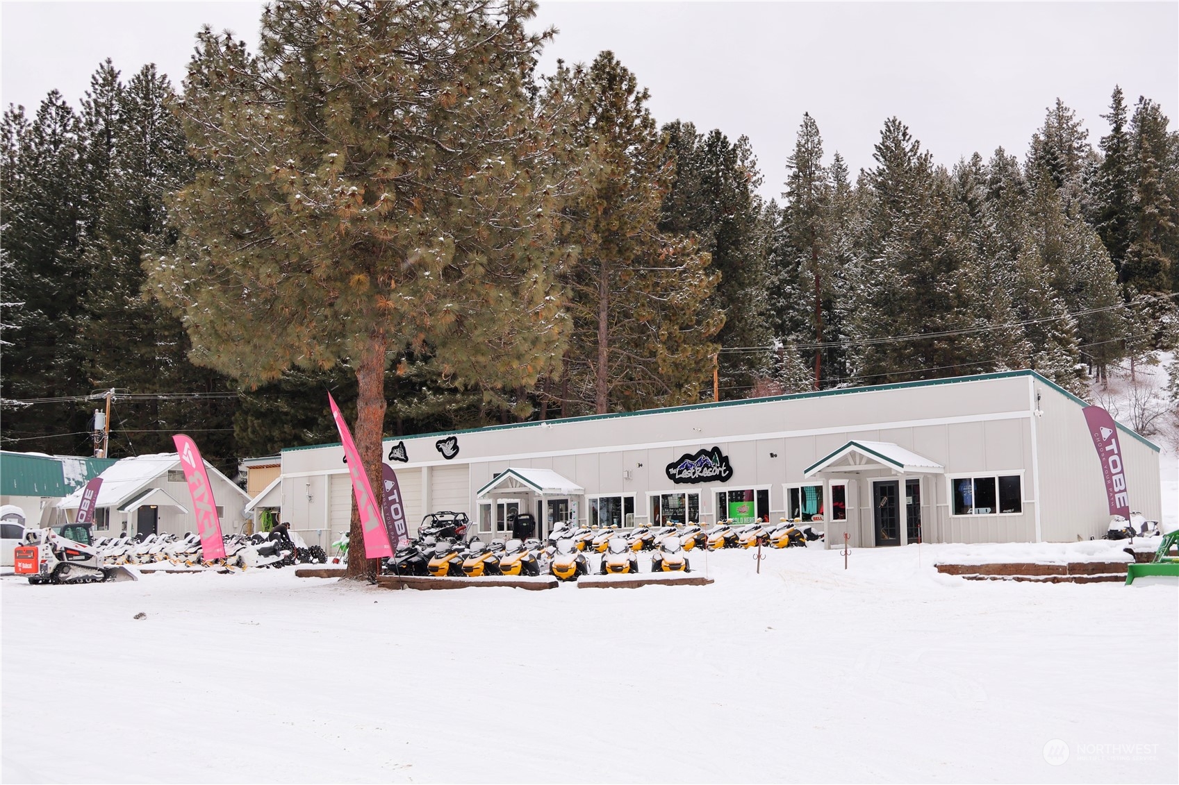 50 Raintree Lane, Unit 4 Ronald, WA 98940 - Photo 24 of 28 a view of a white house and a yard in front of it