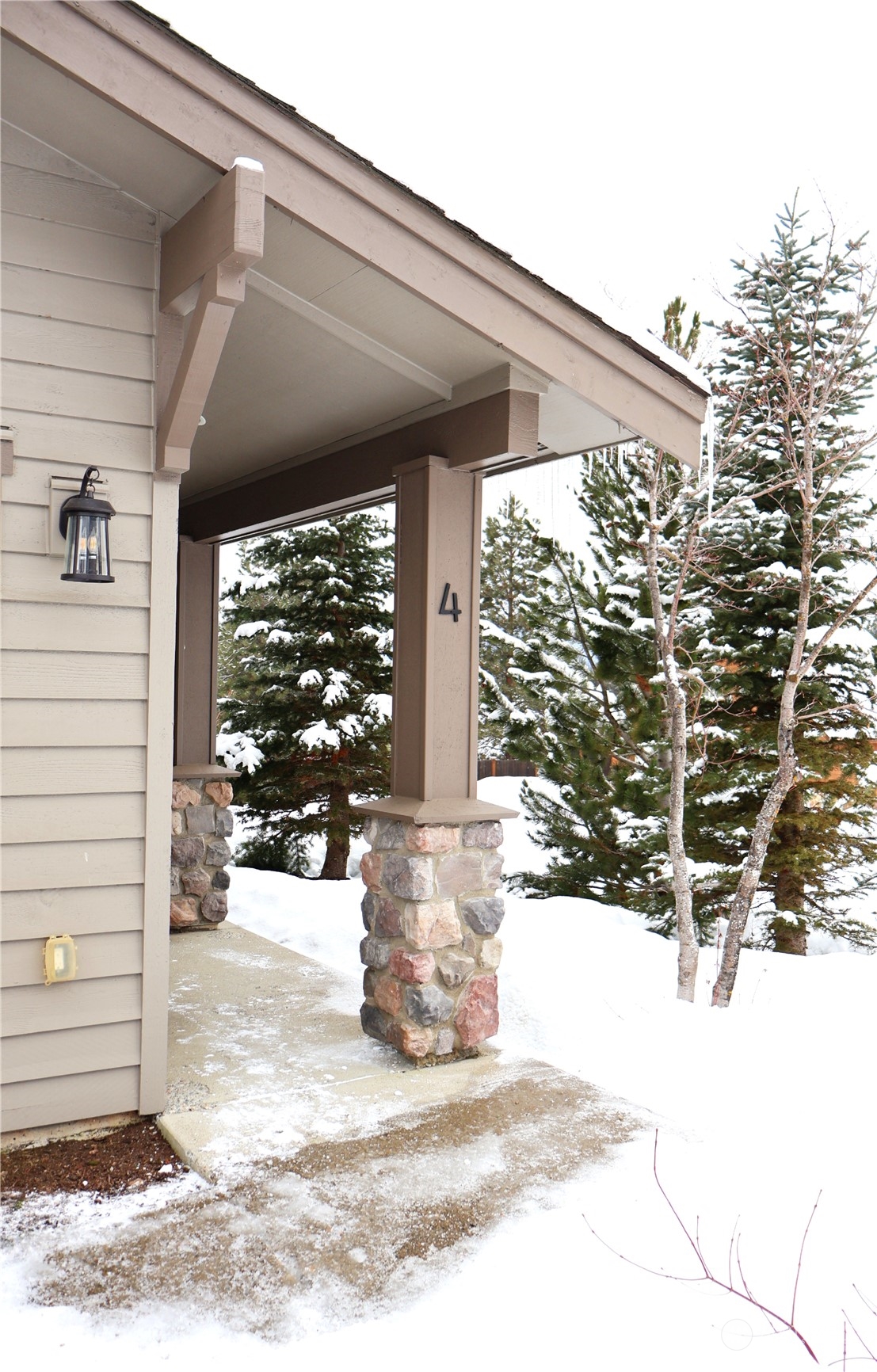 50 Raintree Lane, Unit 4 Ronald, WA 98940 - Photo 5 of 28 a view of a porch