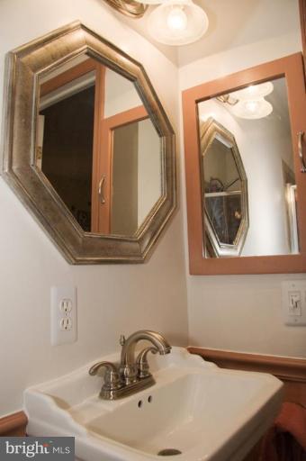5 Tenbury Road Lutherville-Timonium, MD 21093 - Photo 21 of 30 Master Bath