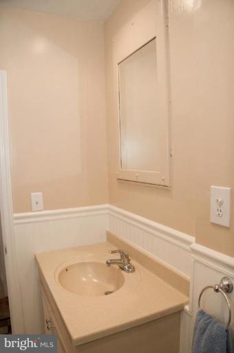 5 Tenbury Road Lutherville-Timonium, MD 21093 - Photo 26 of 30 Bath #1