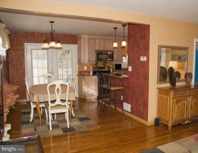 5 Tenbury Road Lutherville-Timonium, MD 21093 - Photo 8 of 30 Living Room/Dining Room