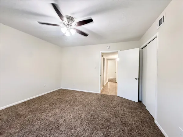 $875 | 500 Willow Drive, Unit B7, Lake Jackson, TX 77566