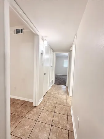 $875 | 500 Willow Drive, Unit B7, Lake Jackson, TX 77566