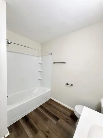 $875 | 500 Willow Drive, Unit B7, Lake Jackson, TX 77566