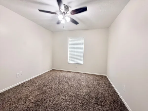 $875 | 500 Willow Drive, Unit B7, Lake Jackson, TX 77566