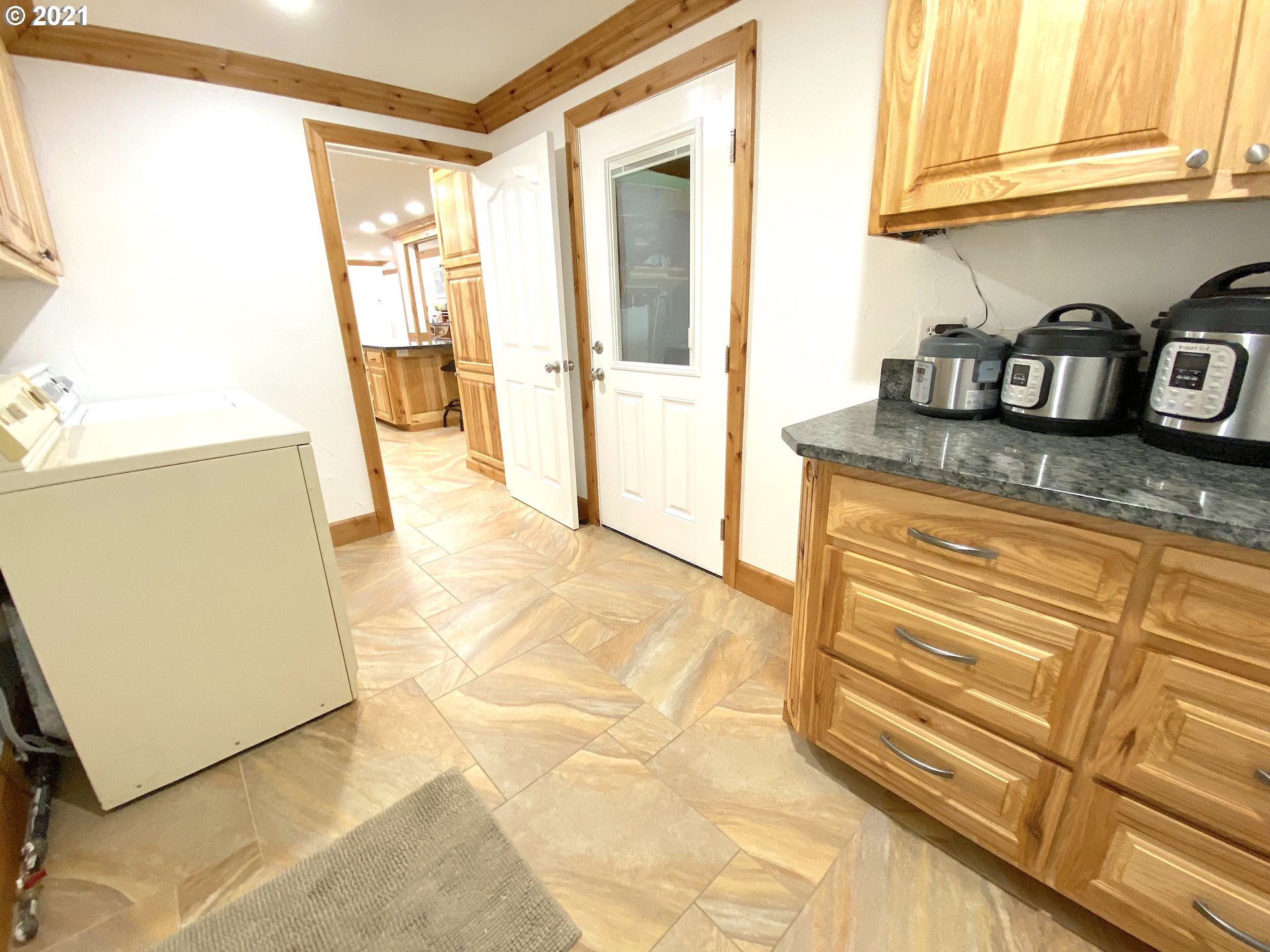 2560 North 23rd Street Springfield, OR 97477 - Photo 12 of 29 Gallery Image 12